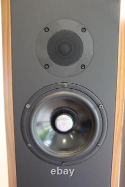 Kudos Titan 606 speakers, Walnut, MINT condition from Krescendo HiFi