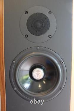 Kudos Titan 606 speakers, Walnut, MINT condition from Krescendo HiFi