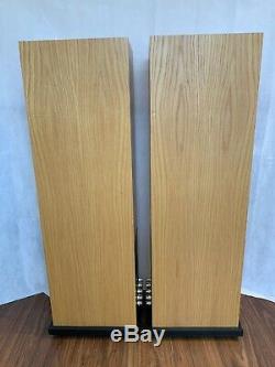 Linn Majik 140 Floor-Standing Speakers. Oak. Ex-Demo. Mint. Authorised Dealer