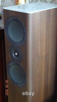 Mission QX-3 Floor standing Speakers in Walnut Pearl