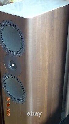 Mission QX-3 Floor standing Speakers in Walnut Pearl