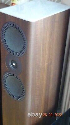 Mission QX-3 Floor standing Speakers in Walnut Pearl