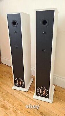 Monitor Audio Bronze 5 floor standing speakers mint condition white