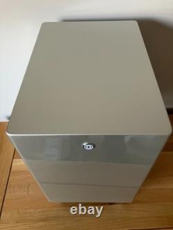 Monitor Audio Radius 270 HD Floor Standing Speakers with matching SUB in silver