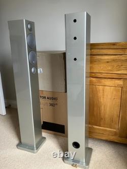 Monitor Audio Radius 270 HD Floor Standing Speakers with matching SUB in silver
