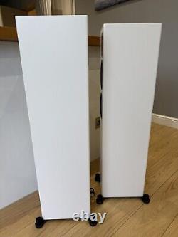 Monitor Audio Silver 200 White Floorstanding Speakers