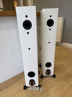 Monitor Audio Silver 200 White Floorstanding Speakers