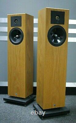 Neat Acoustics Elite SE Floorstanding Speakers in Oak Preowned