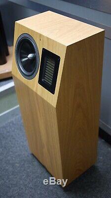 Neat Acoustics Iota Xplorer Floorstanding Speakers in Natural Oak Preowned