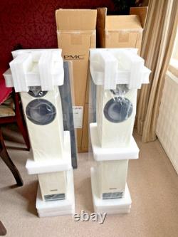 PMC Twenty5 23i Floorstanding Speakers Silk White, good condition, Boxed
