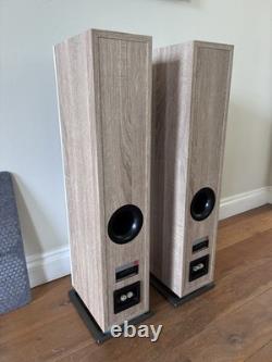 Pair of DALI OBERON 5 Floorstanding High-End Hi-Fi Stereo Speakers (Oak/White)