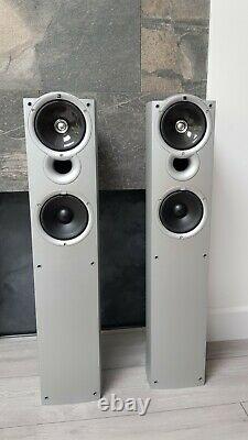 Pair of Kef Q4 floor standing speakers, excellent condition never really used