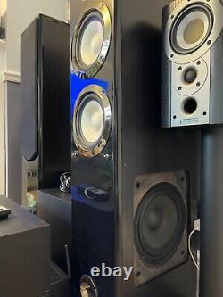 Pioneer VSX-930 AMP, Floor standing speakers and Sub. Home cinema setup