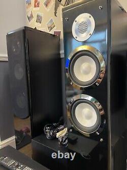Pioneer VSX-930 AMP, Floor standing speakers and Sub. Home cinema setup