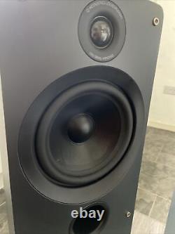 Q Acoustics 1030i Floor Standing Speakers Graphite Bi-wire 25W-100W 6 Ohms