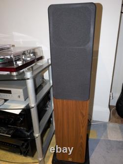 Q Acoustics 2050i a Pair of Floor Standing Loud Speakers only
