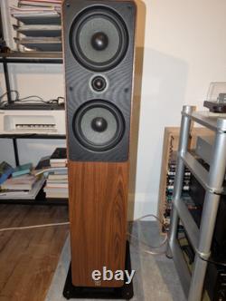 Q Acoustics 2050i a Pair of Floor Standing Loud Speakers only