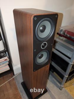 Q Acoustics 2050i a Pair of Floor Standing Loud Speakers only