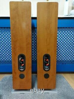 Q acoustics 1030 100W 6Ohm floor standing speakers on plinths, in nice Beech