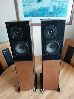 Rega EL8 Floorstanding Speakers 70 cm tall