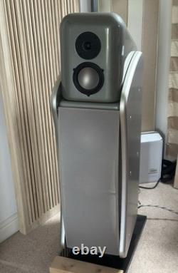 Revel Ultima Studio floor standing Hi Fi loudspeakers Revel Ultima Studio floor standing Hi Fi loudspeakers