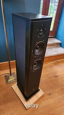 Rosso Fiorentino Elba floorstanding speakers