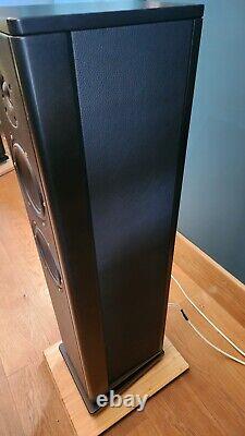 Rosso Fiorentino Elba floorstanding speakers