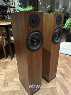 Spendor A4 Floorstanding Speakers In Walnut. Excellent condition. New RRP £2,700