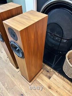 Spendor A4 Floorstanding Speakers Walnut, outstanding condition, with box