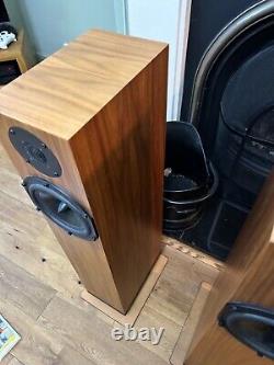 Spendor A4 Floorstanding Speakers Walnut, outstanding condition, with box