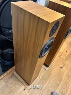 Spendor A4 Floorstanding Speakers Walnut, outstanding condition, with box