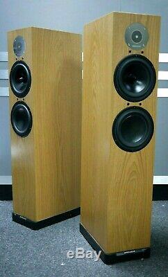 Spendor D7 Floorstanding Speakers in Oak Preowned