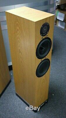 Spendor D7 Floorstanding Speakers in Oak Preowned