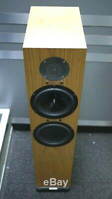 Spendor D7 Floorstanding Speakers in Oak Preowned