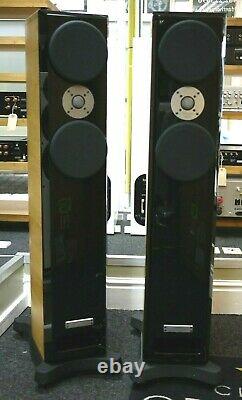 Usher Dancer Mini-2 Diamond Floorstanding Speakers in Maple Preowned