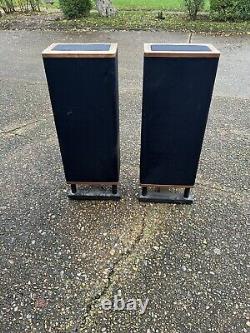 Vandersteen Model 2 Floor Stand Speakers 4 driver/Three way speakers