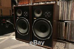 WHARFEDALE DOVEDALE 3 vintage speakers floorstanding refurbrished MUNDORF CAPS