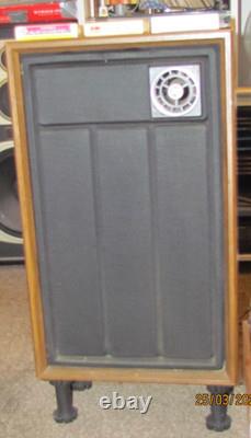 Winthronic President. Vintage music centre. + Floor Standing Speakers