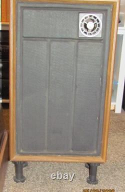 Winthronic President. Vintage music centre. + Floor Standing Speakers