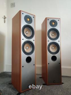 Yamaha NS-300 Floor Standing Speakers Excellent Condition